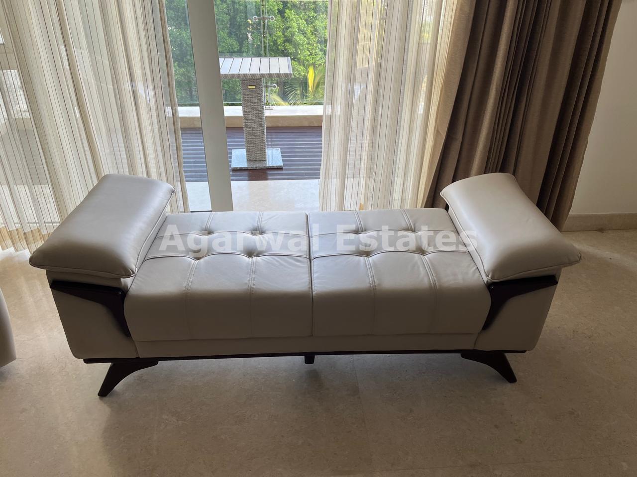 Prestige White Meadows